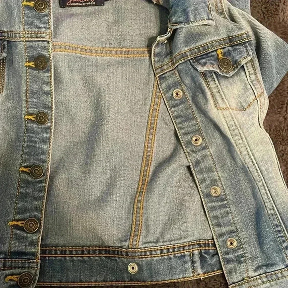 💙 Rhinestone Jean jacket - Picture 7 of 10